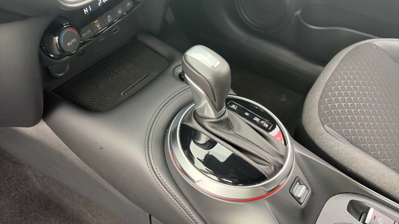 Nissan Juke 1.0 DiG-T N-Connecta 5dr DCT Petrol Hatchback